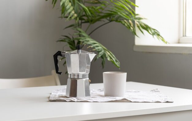 Jak prawidłowo zaparzyć kawę w kawiarce?
