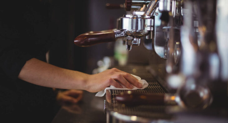 Dzierżawa ekspresów do kawy – kiedy skorzystanie z tego rozwiązania jest opłacalne?